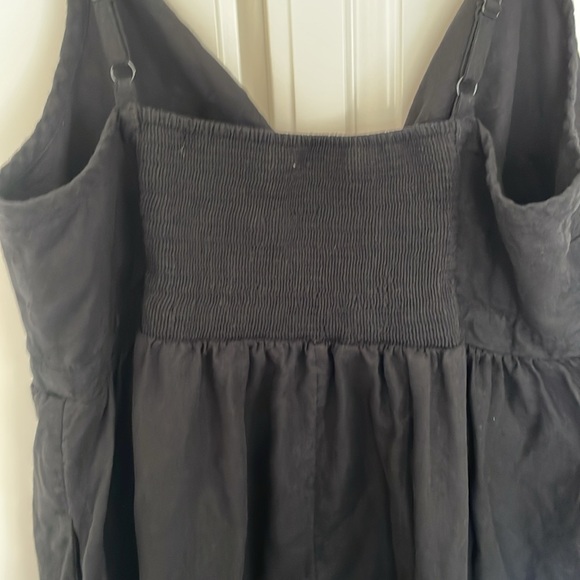 Woman’s dress - Picture 6 of 7